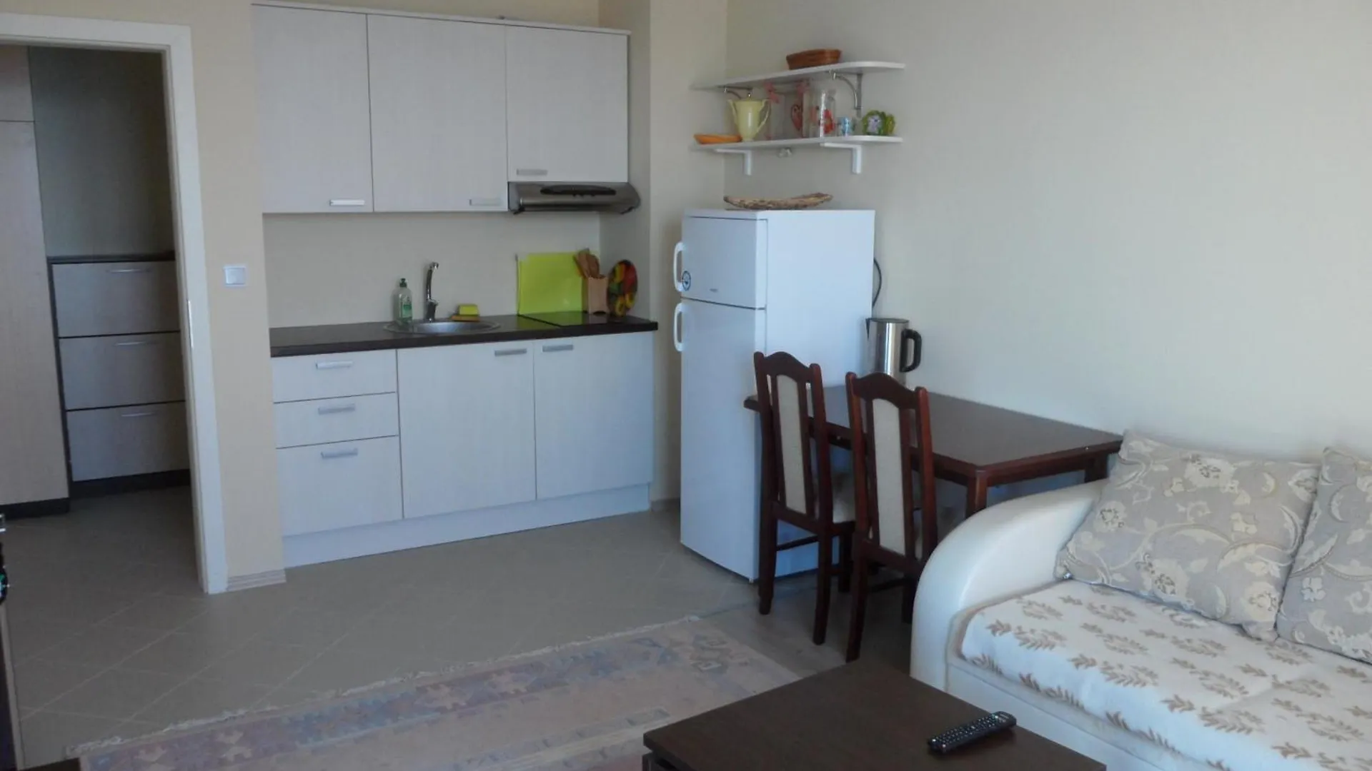 Blue Bay Palace Apart Complex Pomorie 2*,